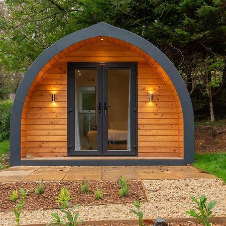 The Plough Inn Cabins Ramsden Exterior photo